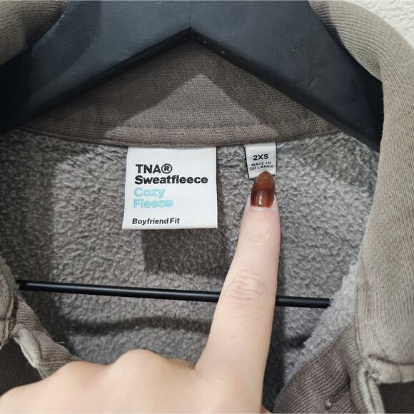 TNA Sweat Fleece Cozy Fleece Boyfriend Fit Taupe Sweater - Picture 3 of 4